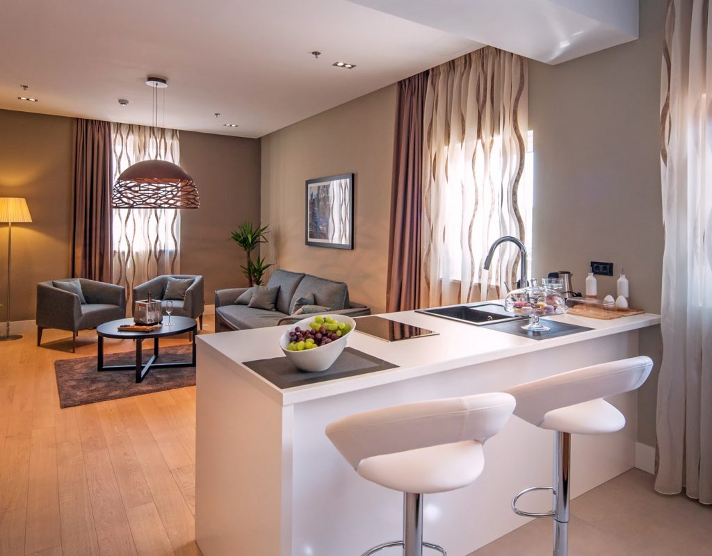 Premium Suite Kitchenette-min